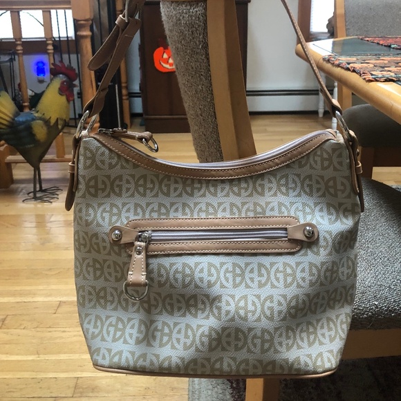 Giani Bernini Purse Excellent Like New Condition! - Picture 1 of 12